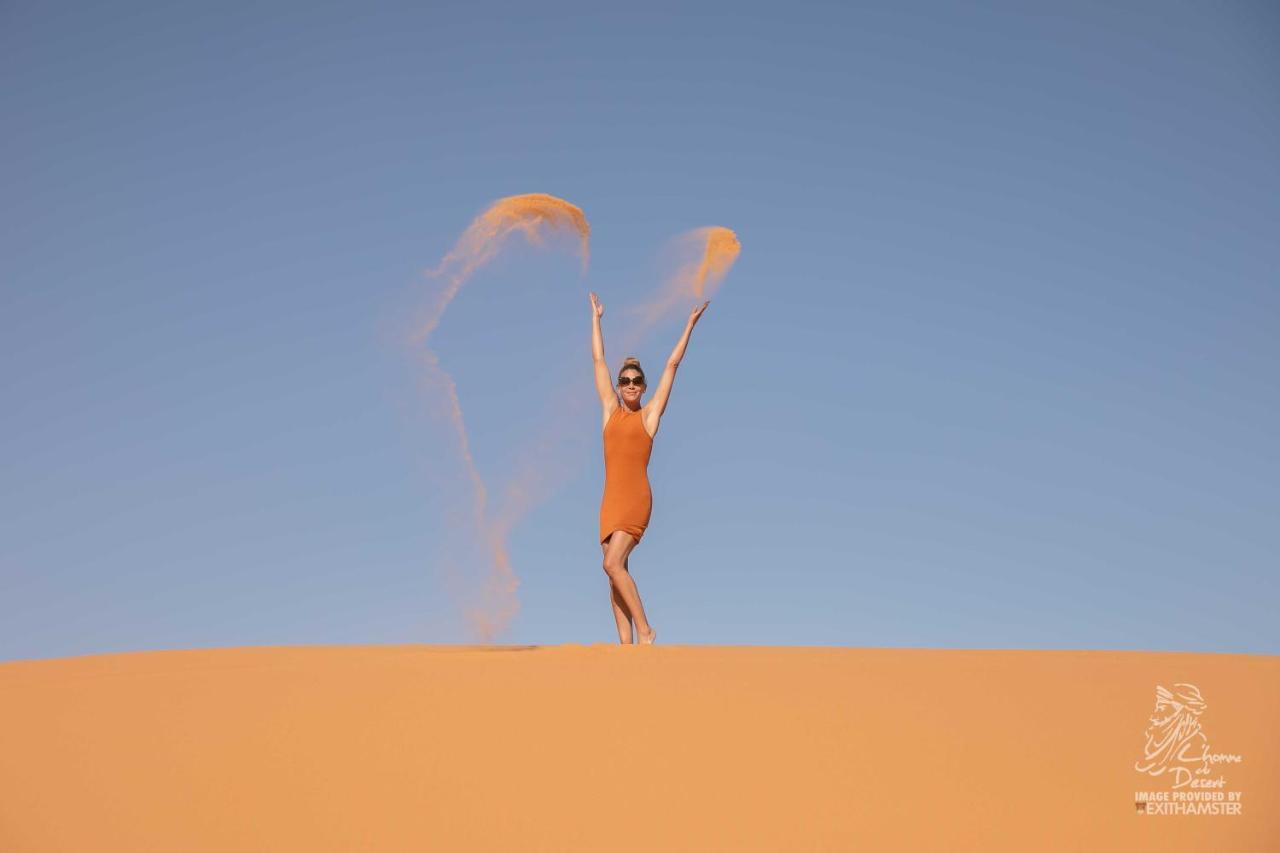 L'Homme Du Desert A Merzouga Exterior photo