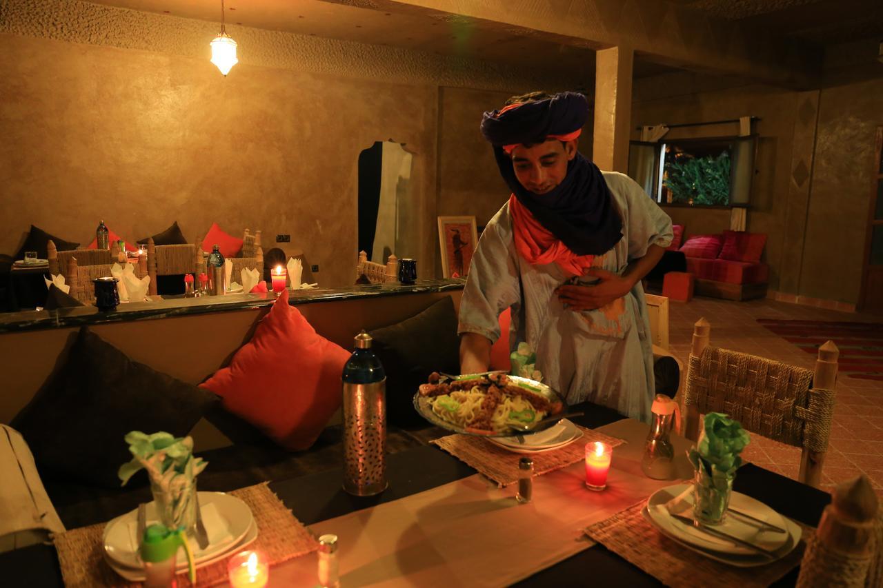 L'Homme Du Desert A Merzouga Exterior photo